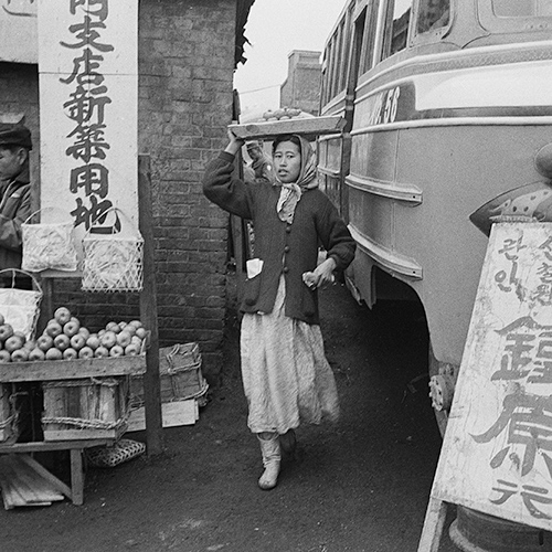 Han Youngsoo: Photographs of Seoul 1956–63